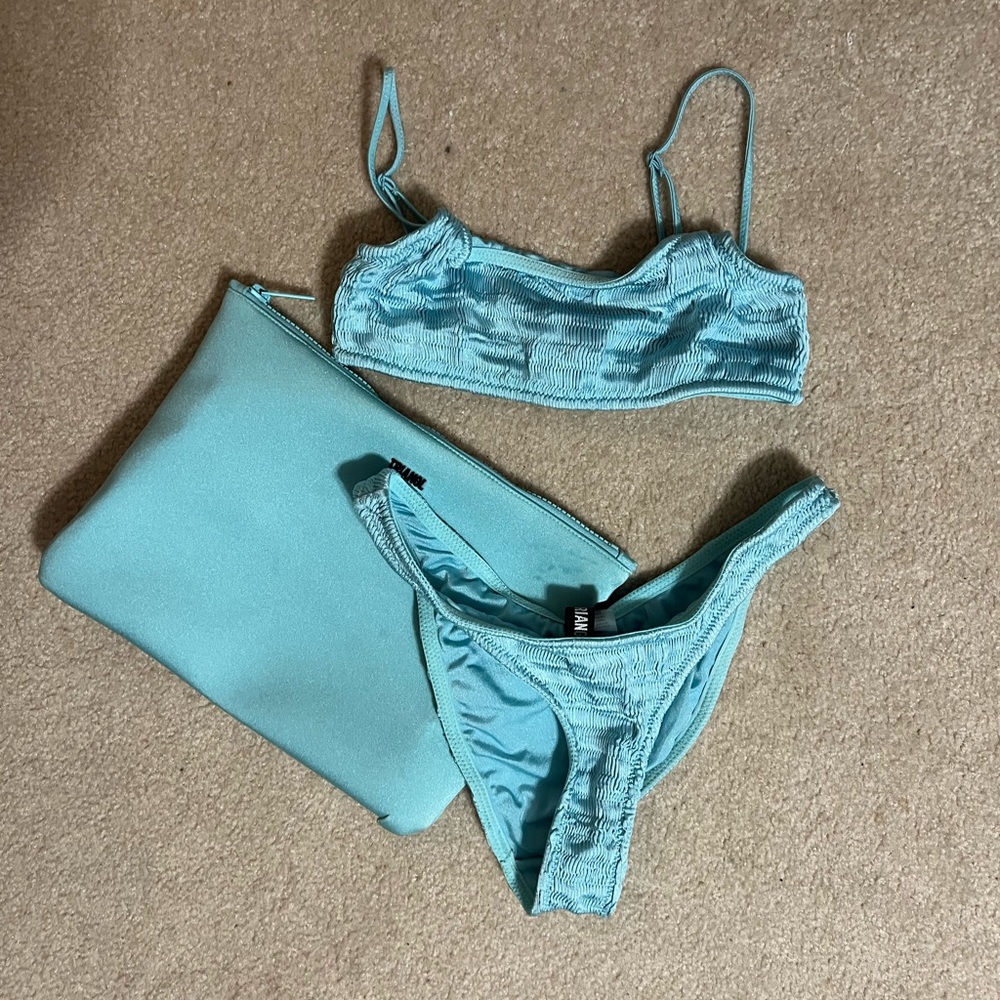 Triangl Bikini Set